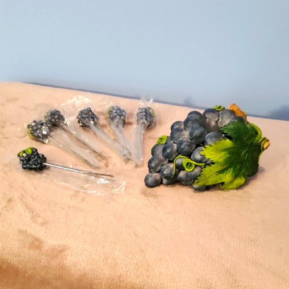 Grape Themed Appetizer Forks Set